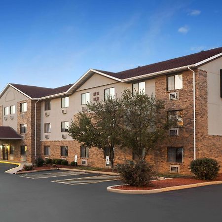 Super 8 By Wyndham Fairview Heights-St. Louis Motel Екстериор снимка