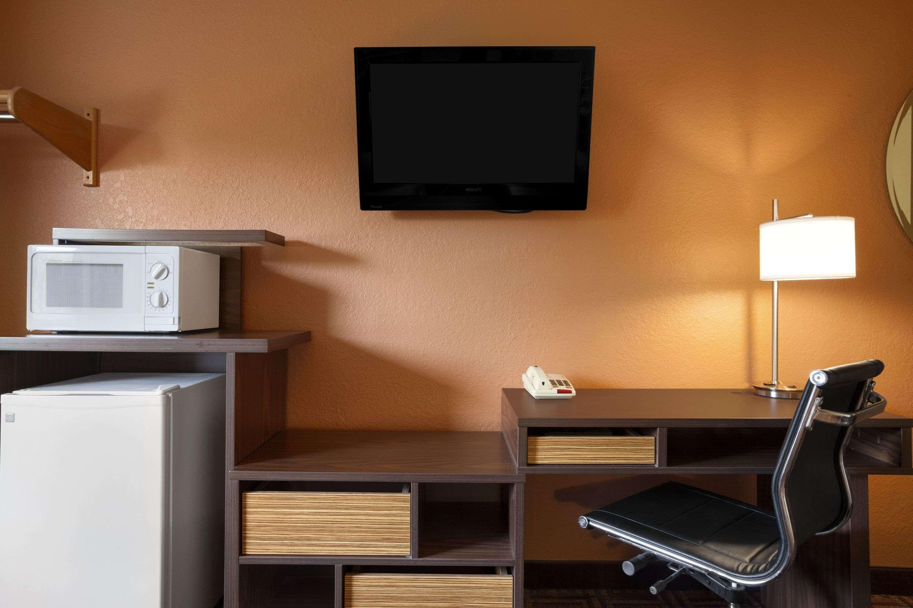 Super 8 By Wyndham Fairview Heights-St. Louis Motel Екстериор снимка